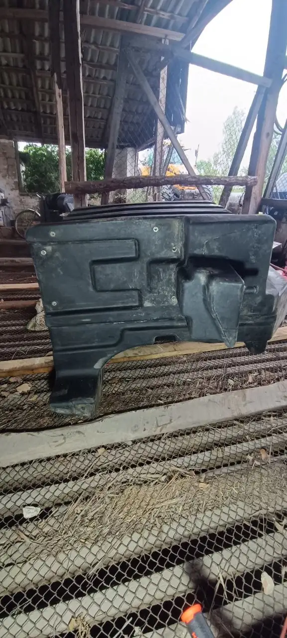 Foto 1 der Reparatur — Kraftstofftank-Reparatur Case 340 — Risse, undicht