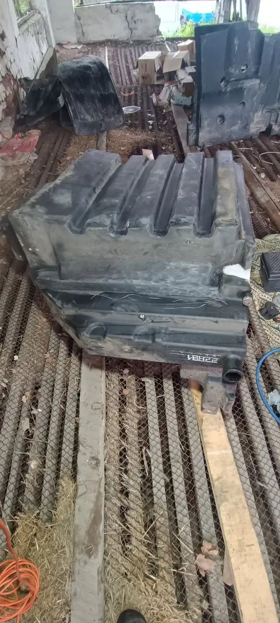 Foto 10 der Reparatur — Kraftstofftank-Reparatur Case 340 — Risse, undicht