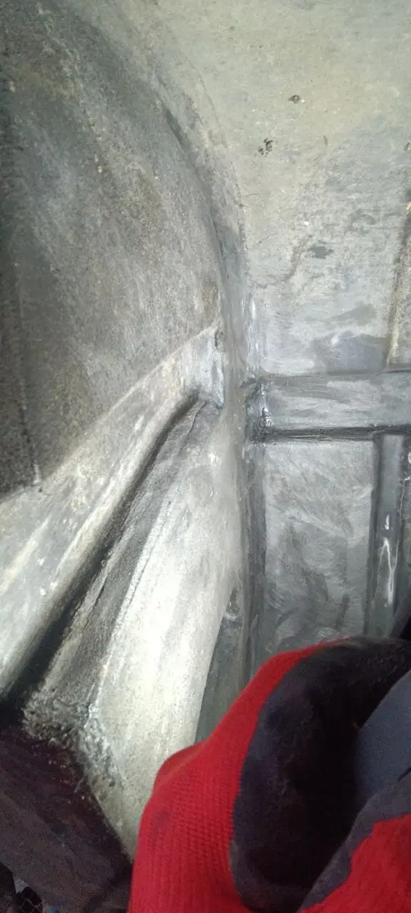 Foto 11 der Reparatur — Kraftstofftank-Reparatur Case 340 — Risse, undicht