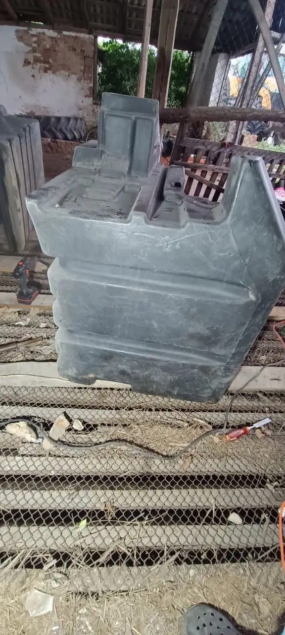 Foto 15 der Reparatur — Kraftstofftank-Reparatur Case 340 — Risse, undicht