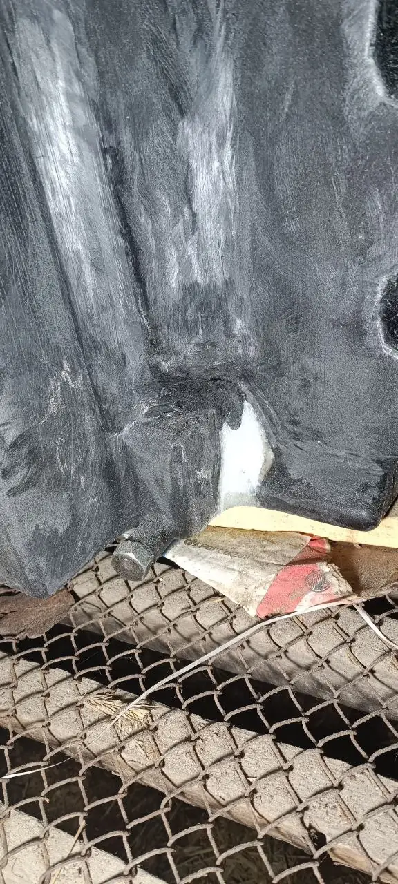 Foto 21 der Reparatur — Kraftstofftank-Reparatur Case 340 — Risse, undicht