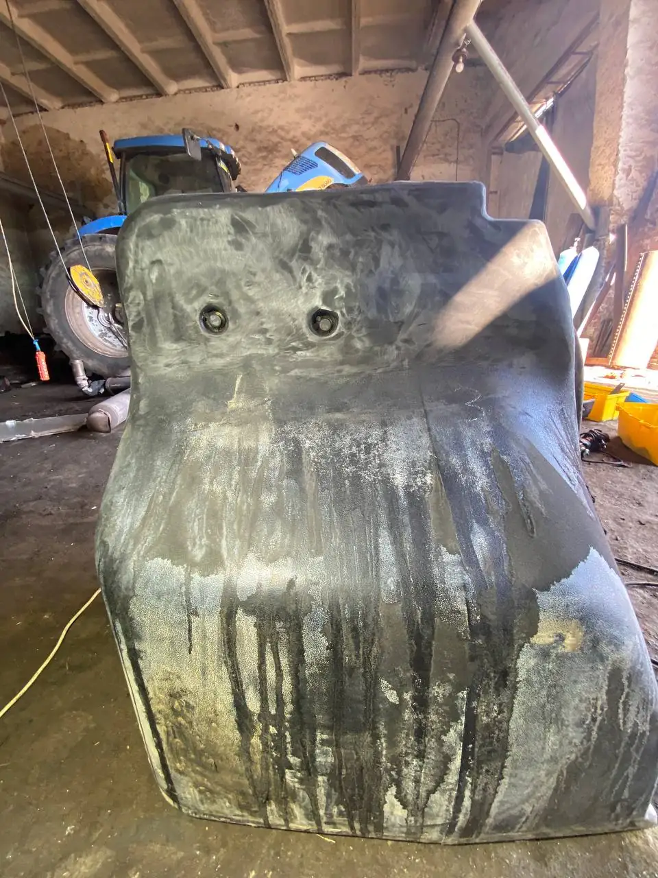 Foto 2 der Reparatur — Kraftstofftank-Reparatur New Holland T8040