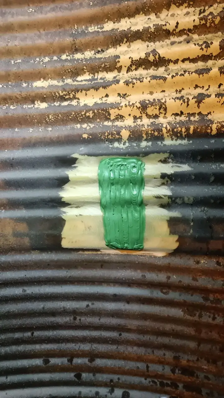 Foto 1 der Reparatur — Reparatur eines stationären Tanks — Risse von 10–15 cm