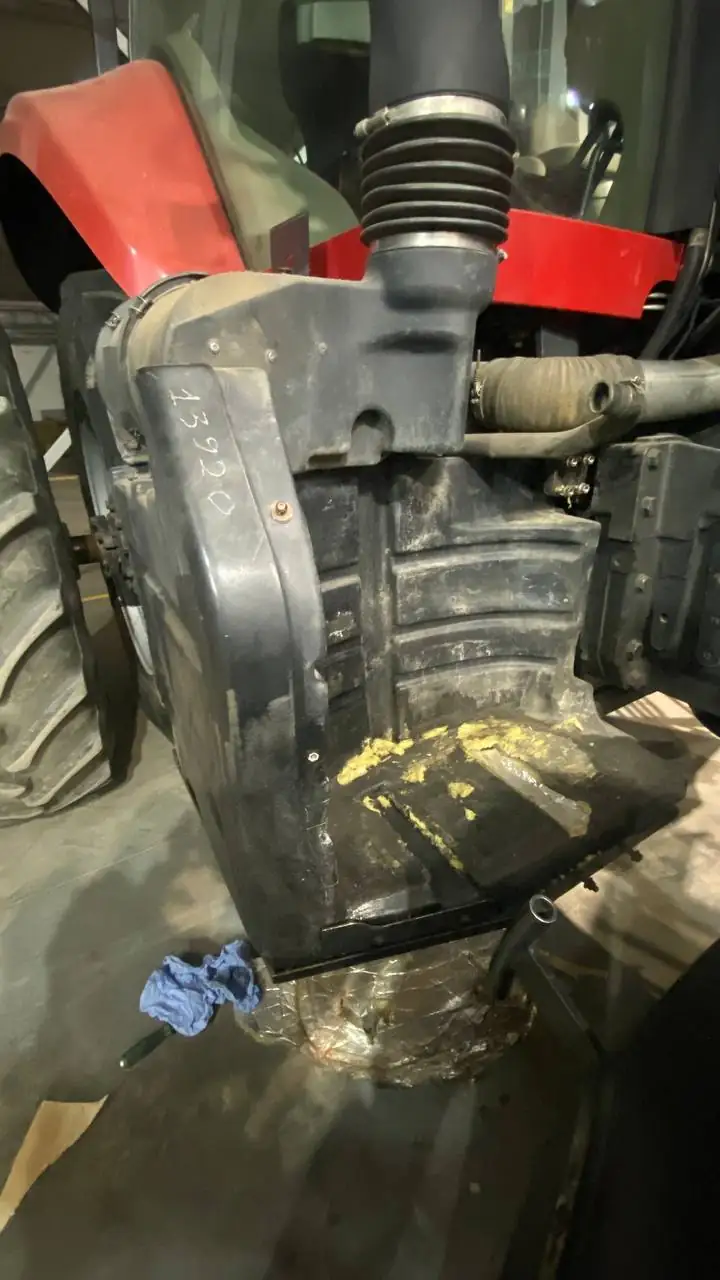 Foto 1 der Reparatur — Kraftstofftank-Reparatur Case 340 — Undicht am Auspuff