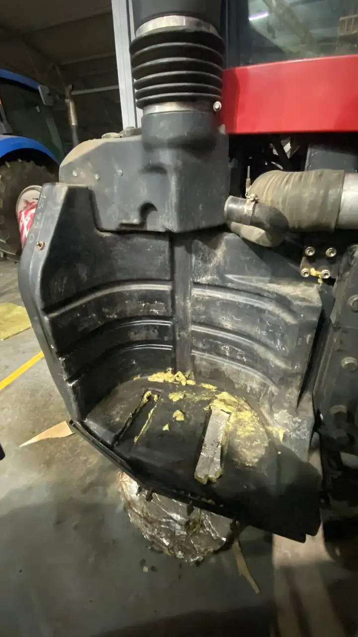Foto 5 der Reparatur — Kraftstofftank-Reparatur Case 340 — Undicht am Auspuff