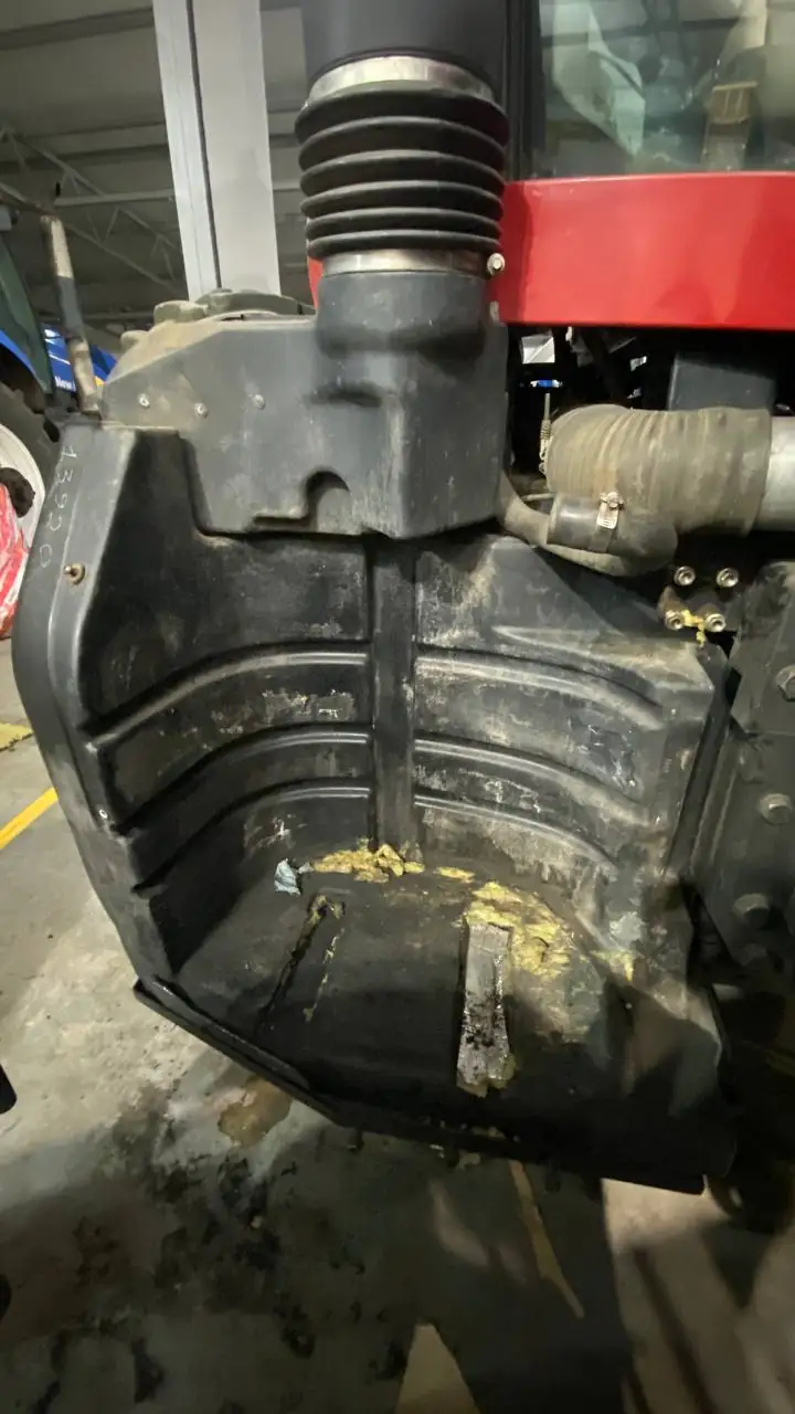 Foto 7 der Reparatur — Kraftstofftank-Reparatur Case 340 — Undicht am Auspuff