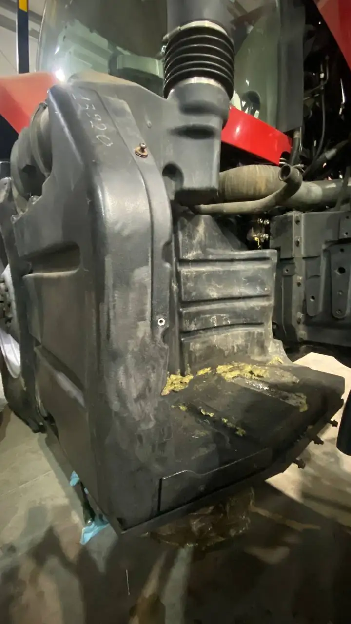 Foto 11 der Reparatur — Kraftstofftank-Reparatur Case 340 — Undicht am Auspuff