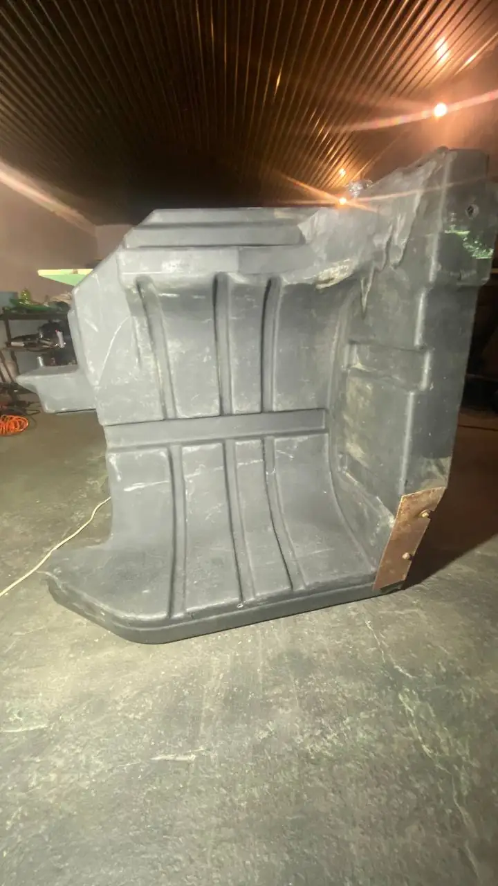 Foto 2 der Reparatur — Kraftstofftank-Reparatur Case 340 — Risse
