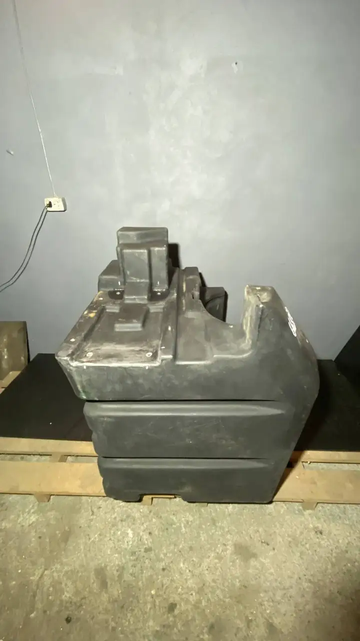 Foto 19 der Reparatur — Kraftstofftank-Reparatur Case 340 — Risse