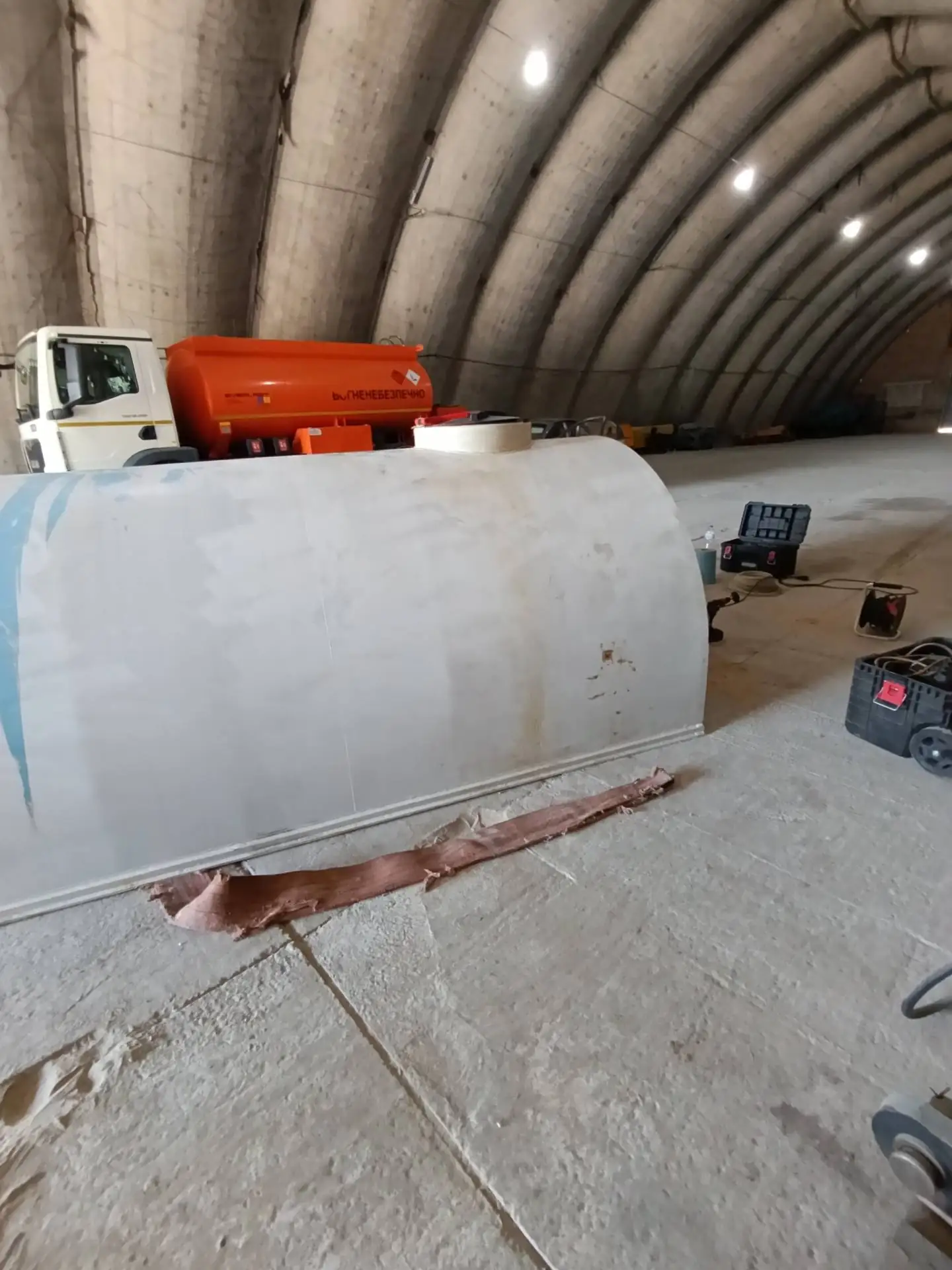 Foto 23 der Reparatur — Reparatur eines stationären Tanks — Juni 2026