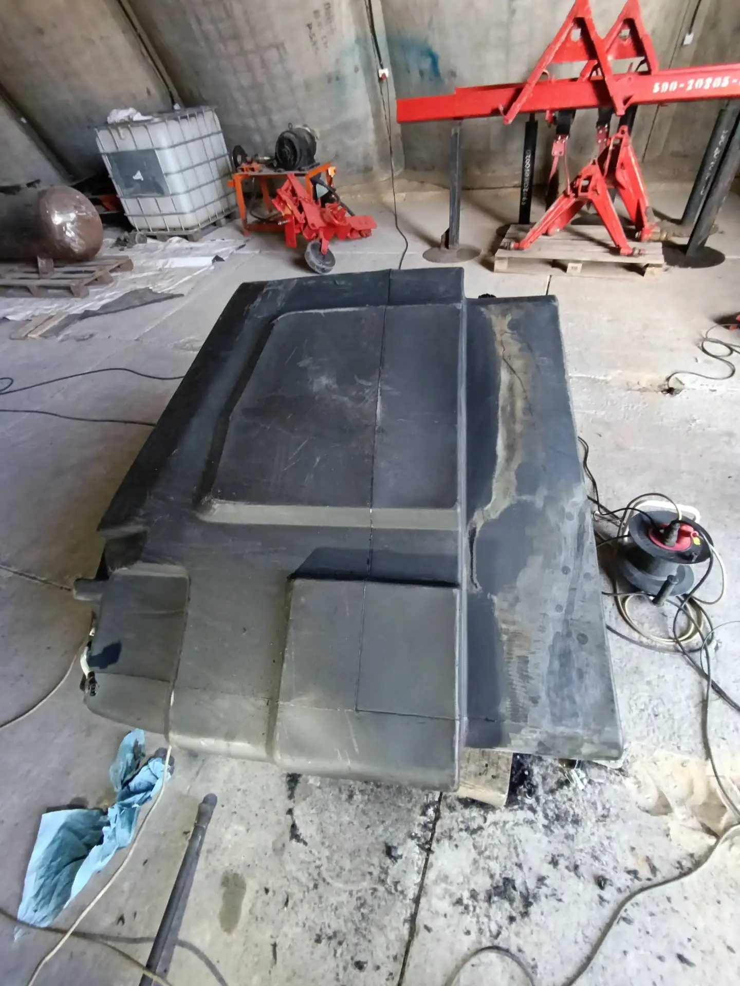 Foto 9 der Reparatur — Kraftstofftank-Reparatur Case 4430