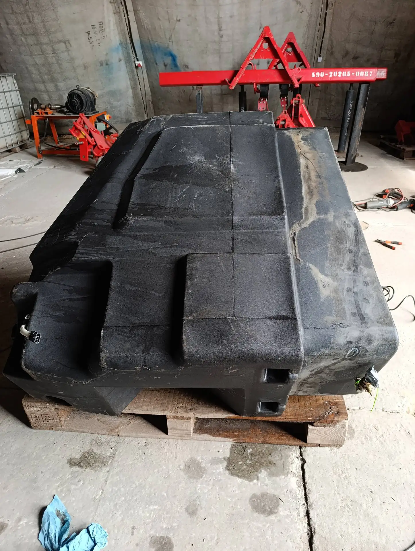 Foto 1 der Reparatur — Kraftstofftank-Reparatur Case 4430