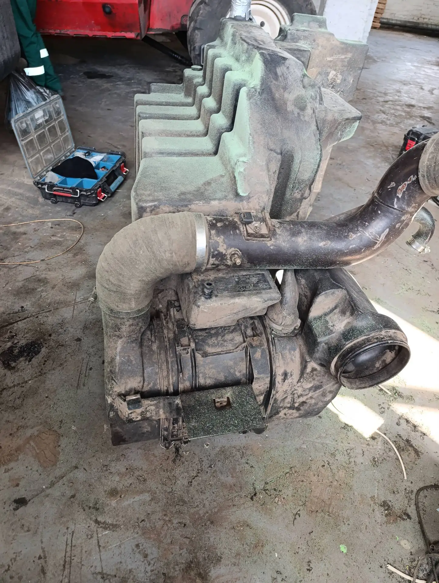 Foto 11 der Reparatur — Kraftstofftank-Reparatur New Holland T8.390 — Juni 2026