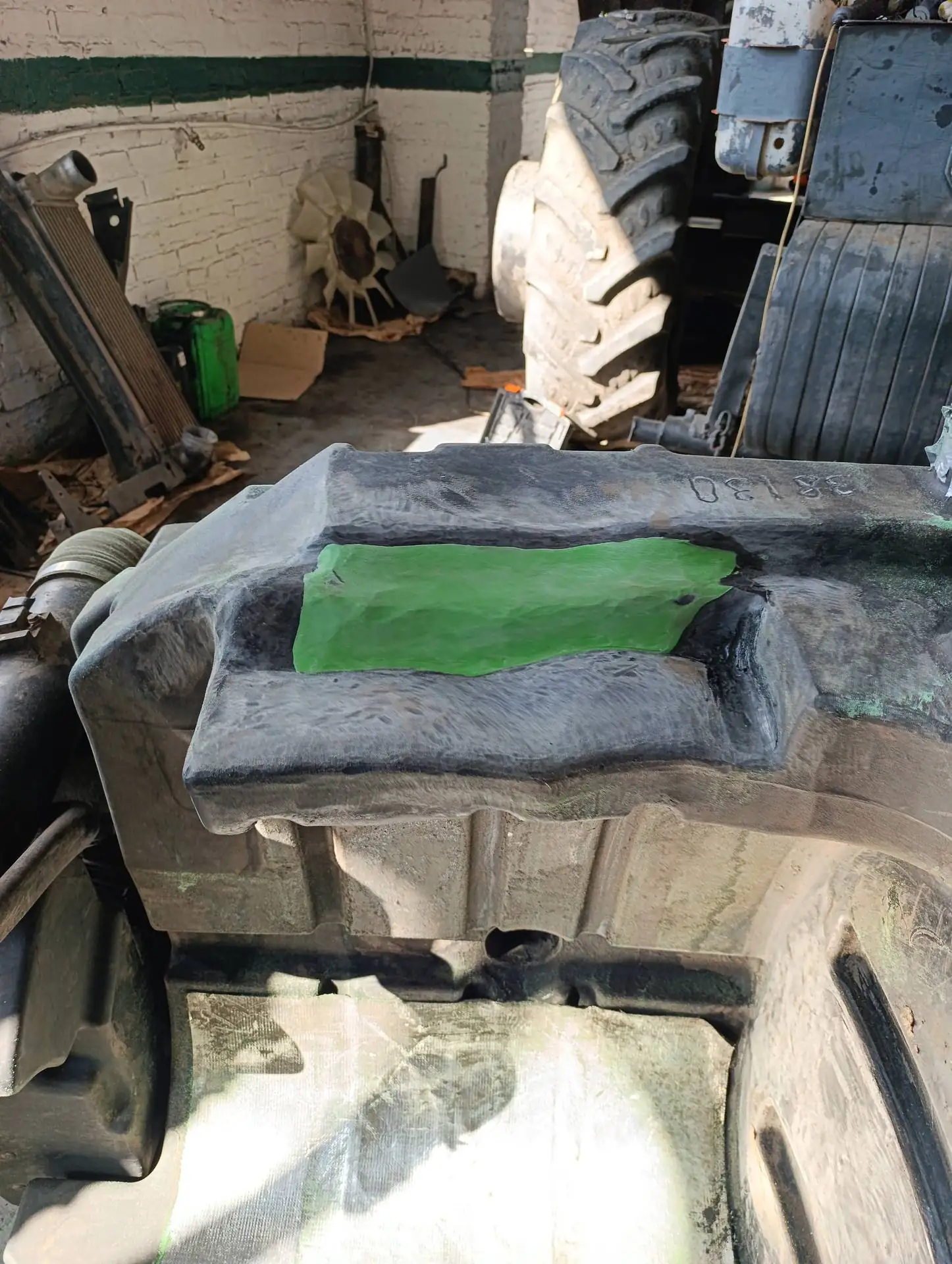 Foto 8 der Reparatur — Kraftstofftank-Reparatur New Holland T8.390 — Juni 2026