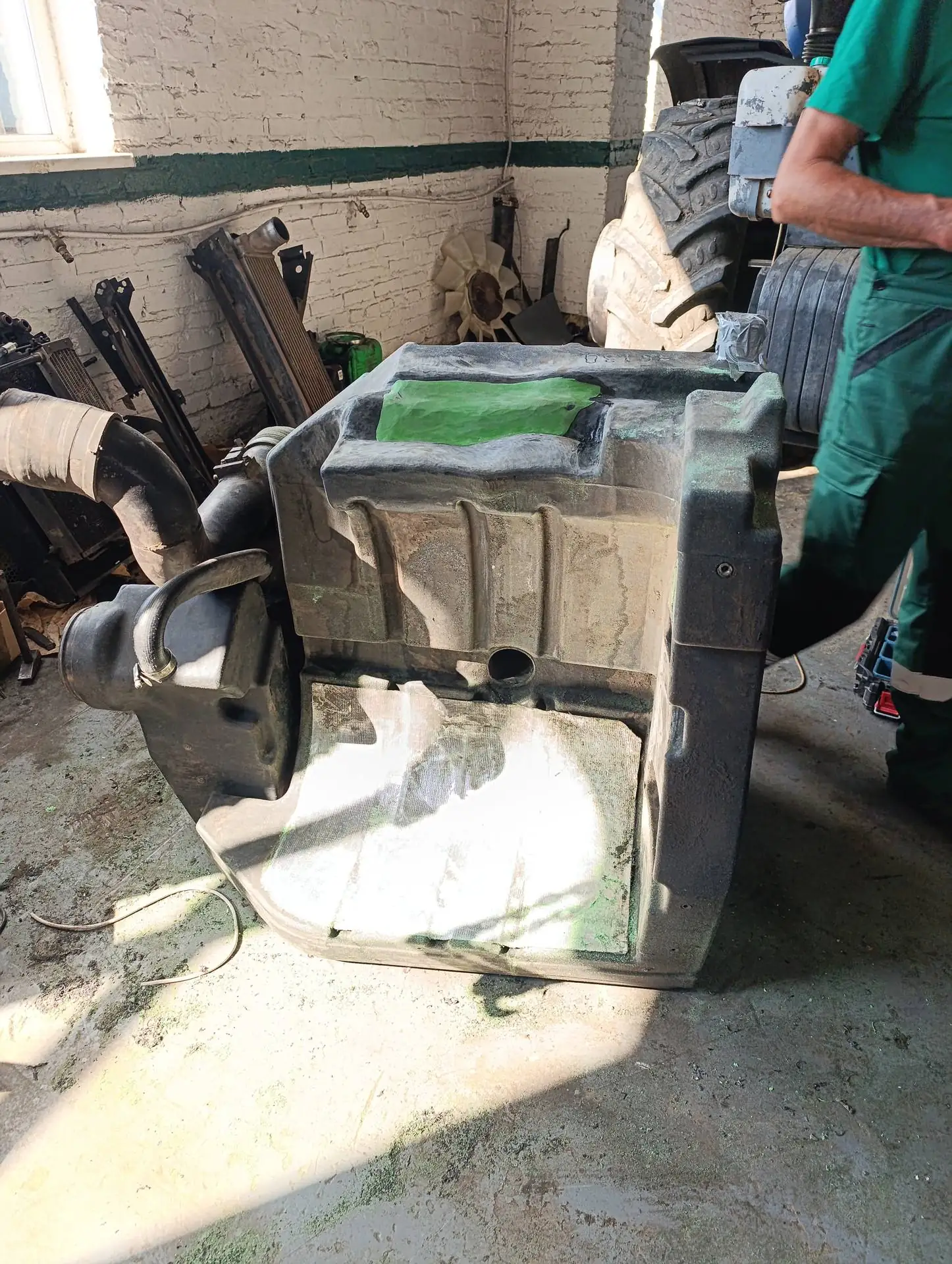 Foto 7 der Reparatur — Kraftstofftank-Reparatur New Holland T8.390 — Juni 2026