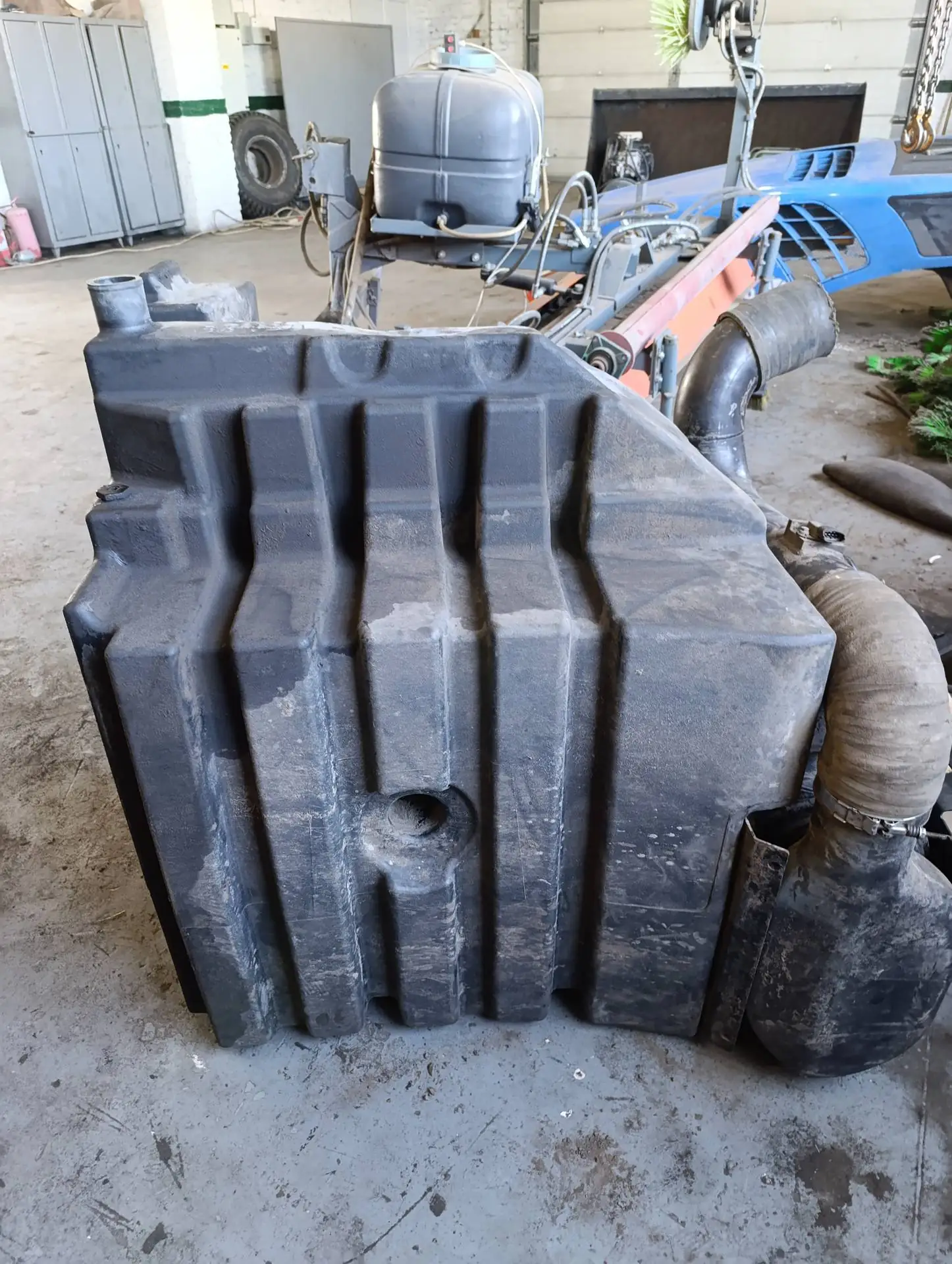 Foto 5 der Reparatur — Kraftstofftank-Reparatur New Holland T8.390 — Juni 2026