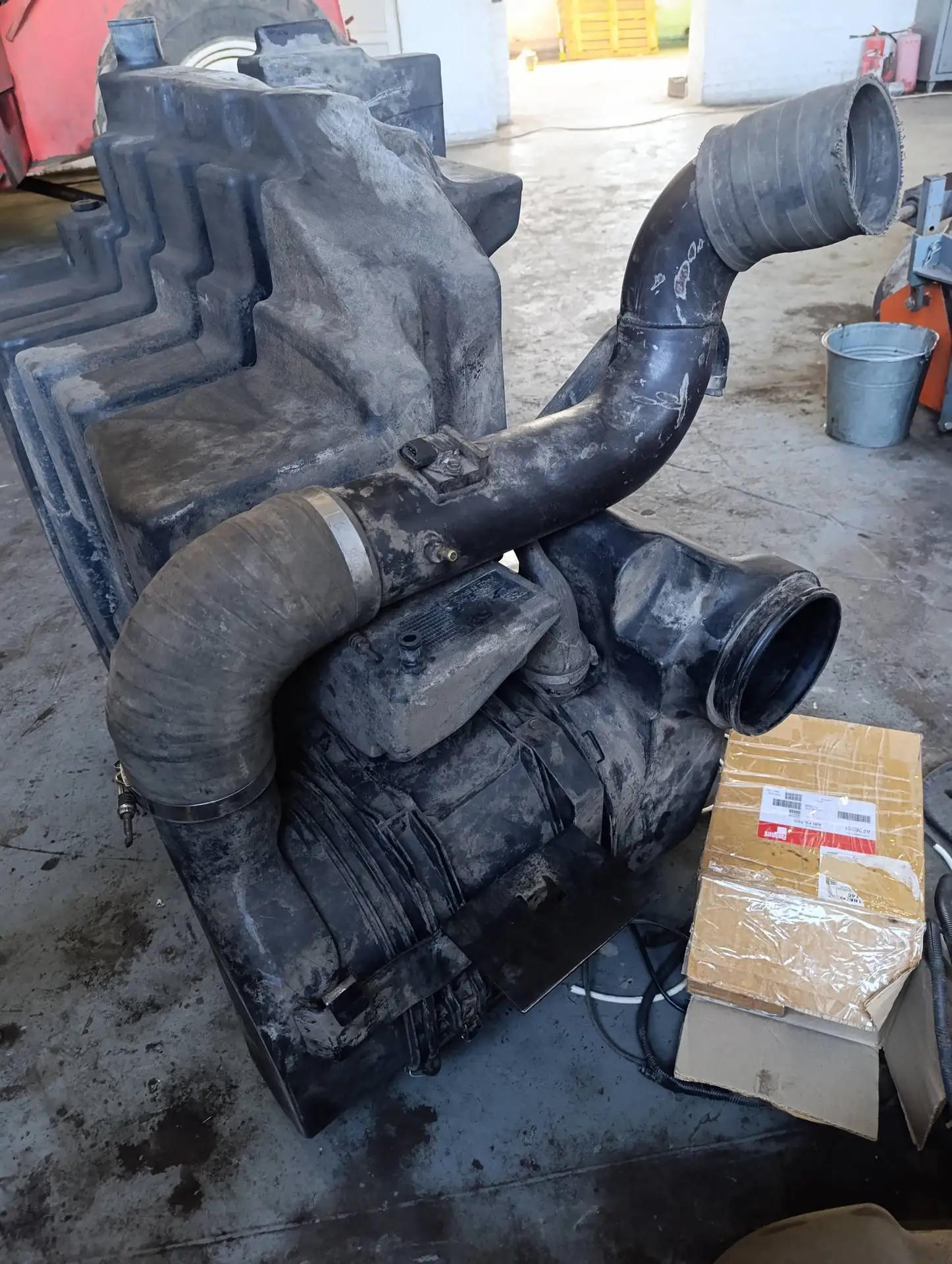 Foto 6 der Reparatur — Kraftstofftank-Reparatur New Holland T8.390 — Juni 2026