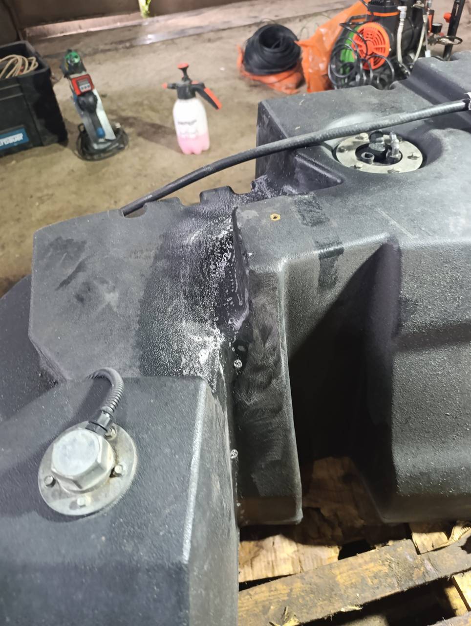Foto 8 der Reparatur — Kraftstofftank-Reparatur New Holland T5
