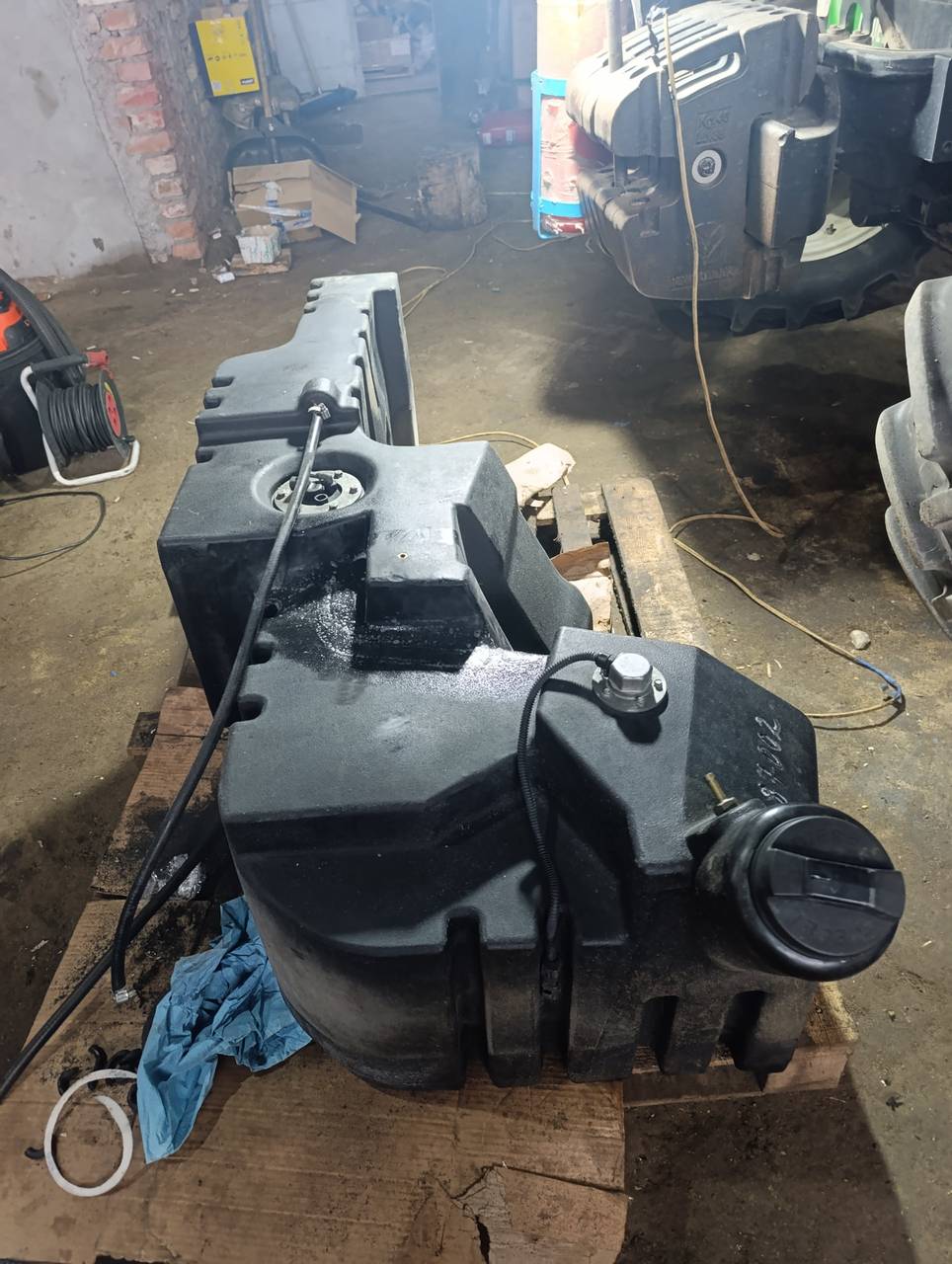 Foto 7 der Reparatur — Kraftstofftank-Reparatur New Holland T5
