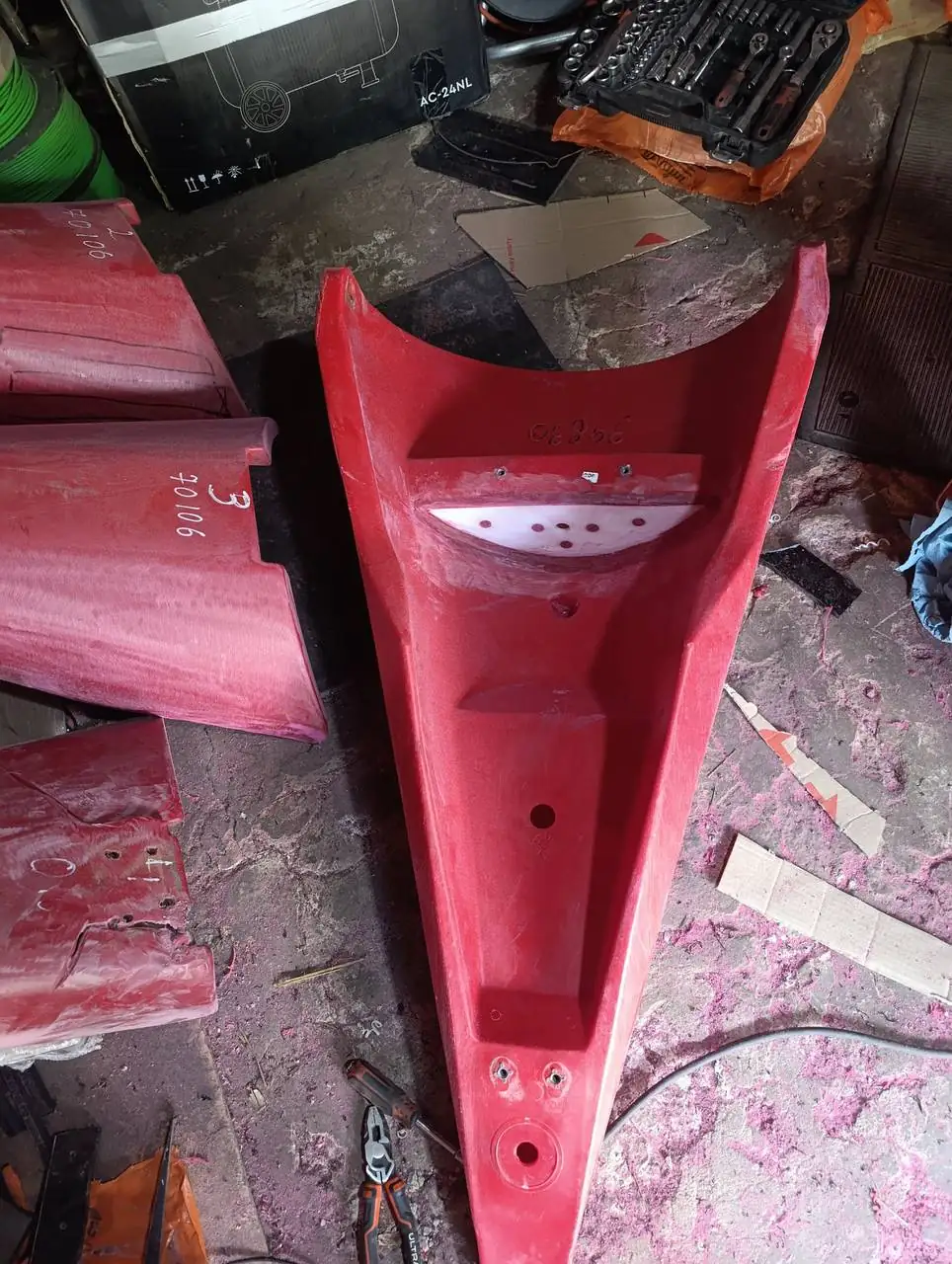 Foto 10 der Reparatur — Halmteiler-Reparatur am Schneidwerk — Risse