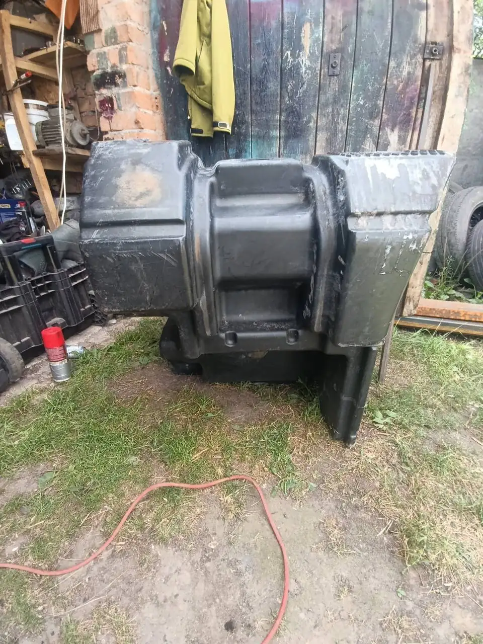 Foto 10 der Reparatur — Kraftstofftank-Reparatur Fendt 936 — Riss