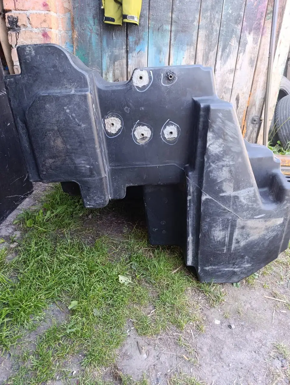 Foto 6 der Reparatur — Kraftstofftank-Reparatur Fendt 936 — Riss