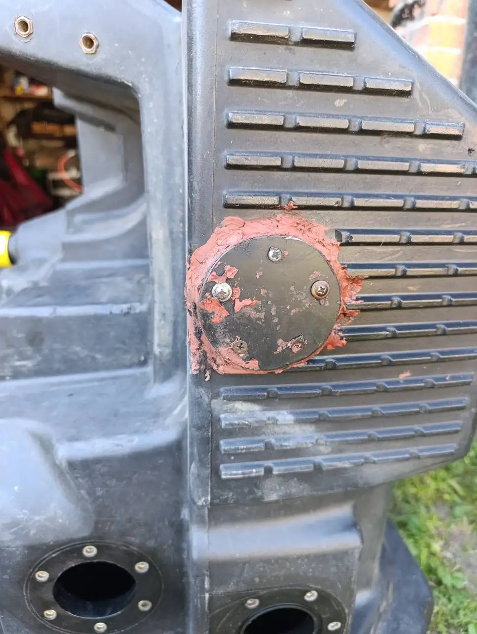 Foto 4 der Reparatur — Kraftstofftank-Reparatur Fendt 936 — Riss