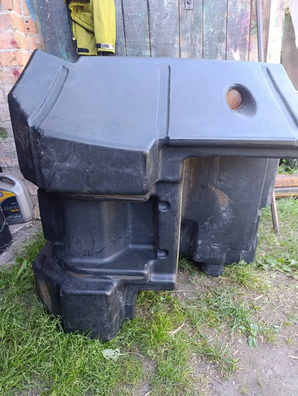 Foto 1 der Reparatur — Kraftstofftank-Reparatur Fendt 936 — Riss
