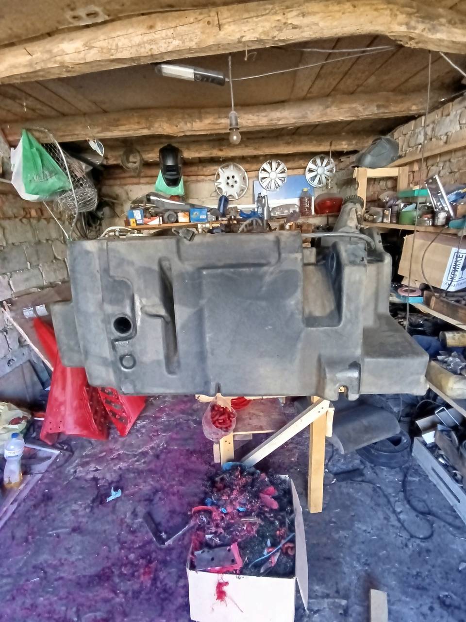 Foto 4 der Reparatur — Kraftstofftank-Reparatur am Traktor (3)