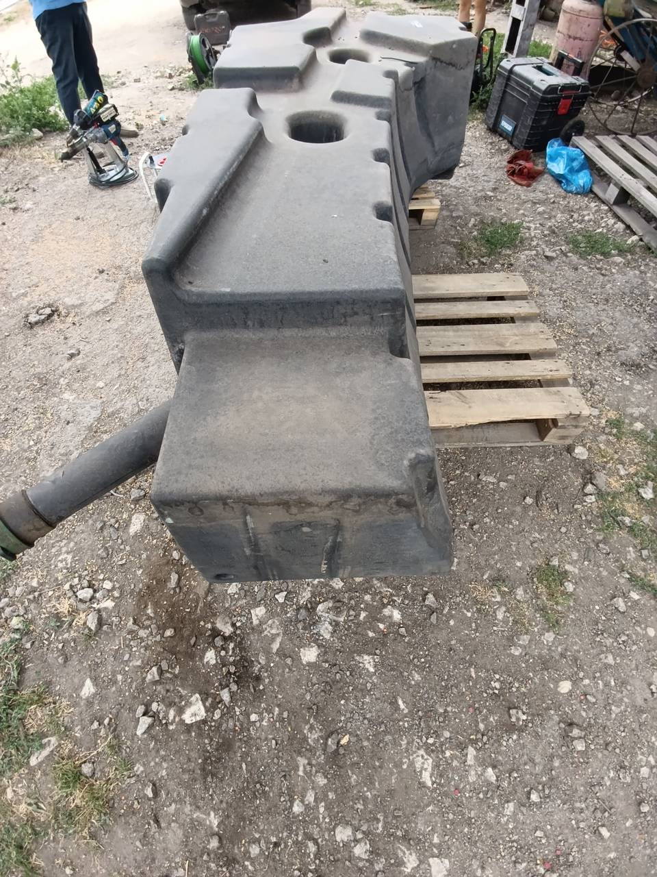 Foto 12 der Reparatur — Kraftstofftank-Reparatur John Deere T660