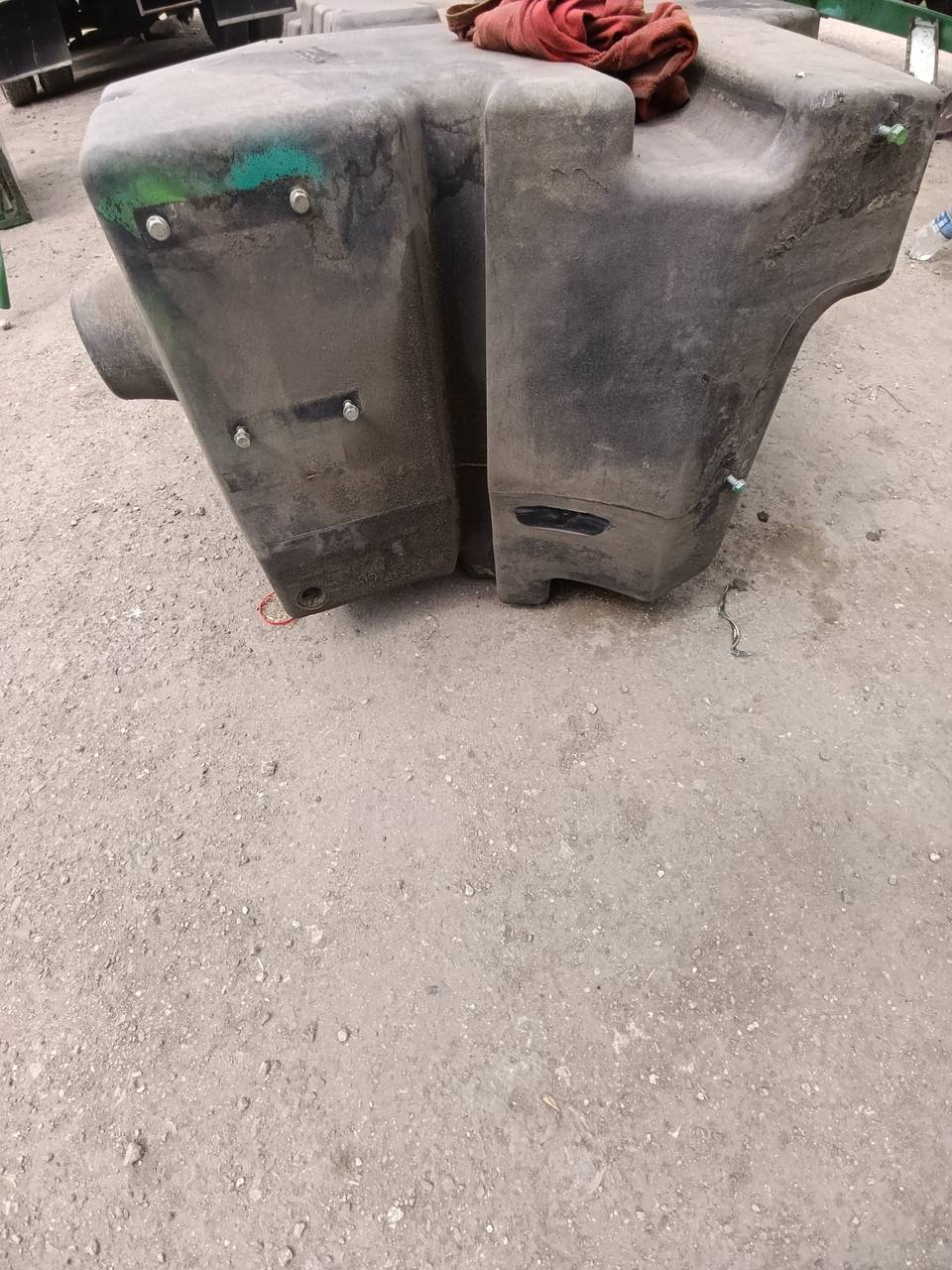 Foto 8 der Reparatur — Kraftstofftank-Reparatur John Deere T660