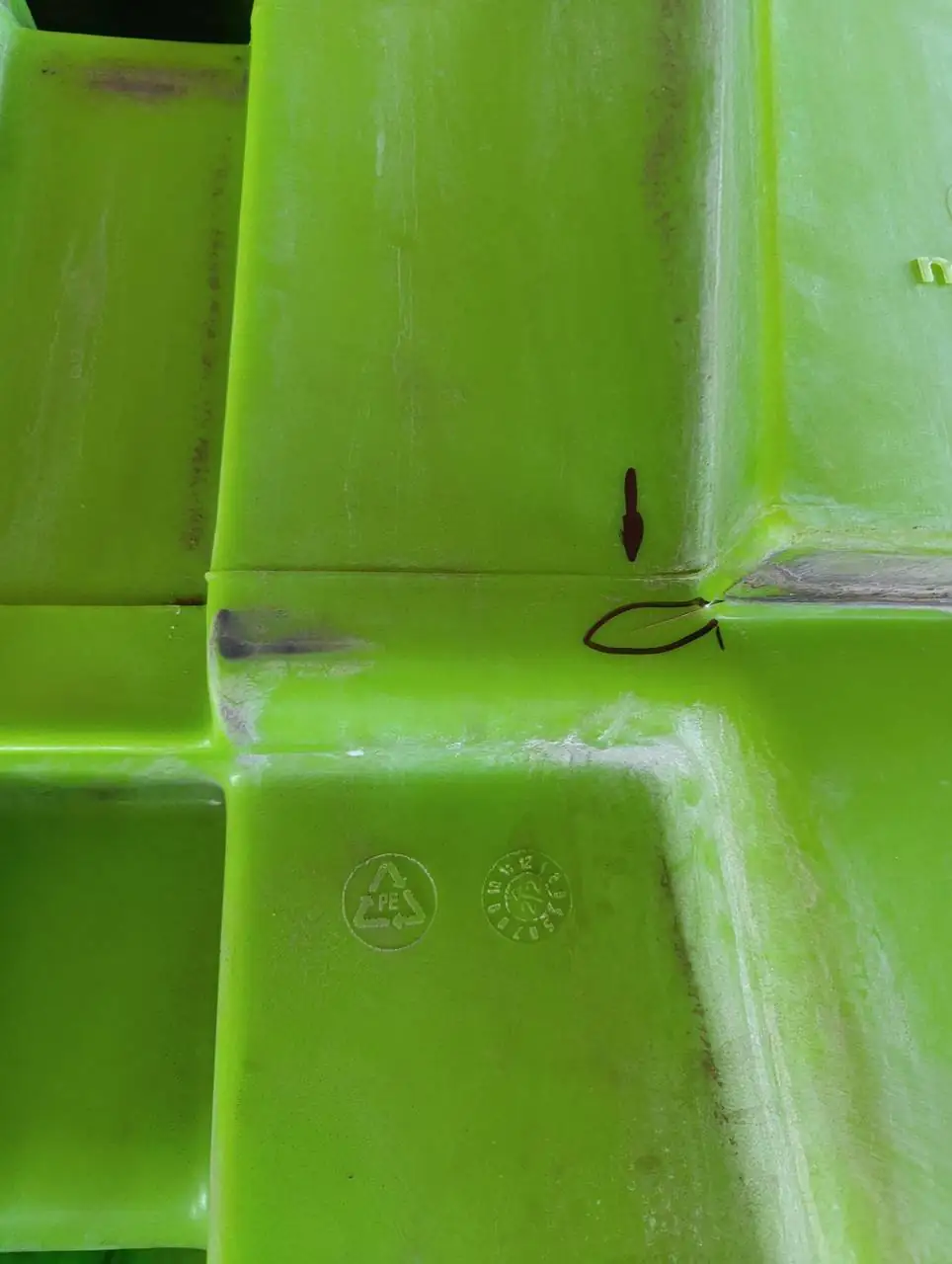 Foto 5 der Reparatur — Spritzentank-Reparatur an der Anbauspritze — Riss