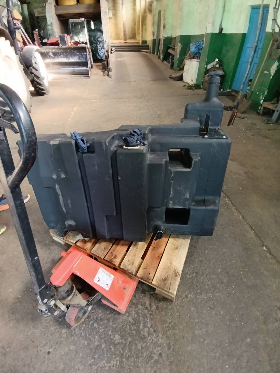 Foto 6 der Reparatur — Kraftstofftank-Reparatur New Holland (2)