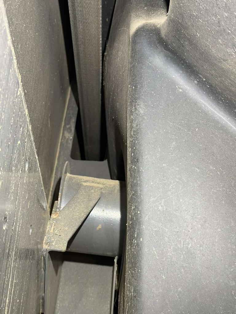 Kraftstofftank-Reparatur Claas Lexion 760 — Riss an der typischen Stelle