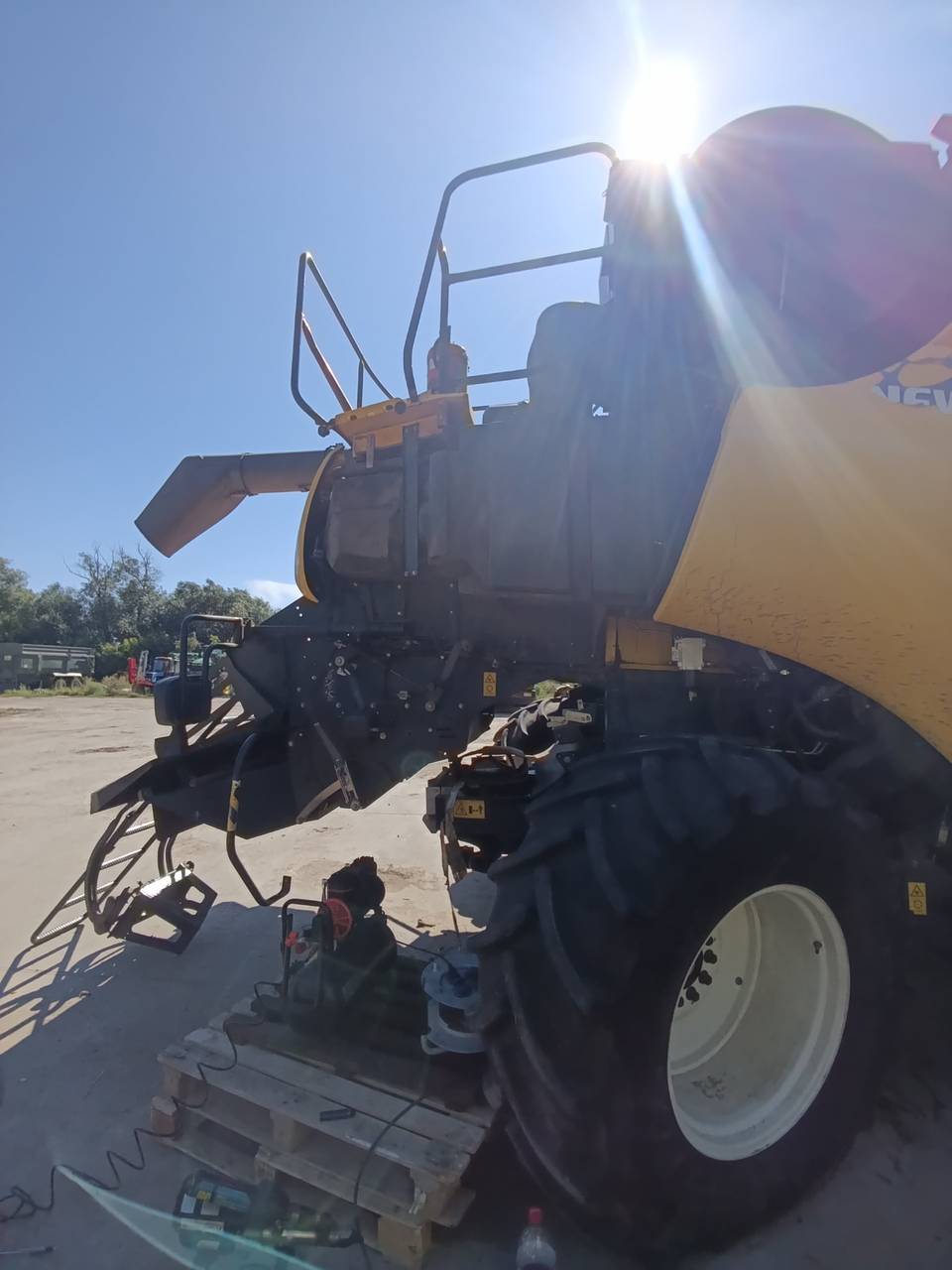 Foto 13 der Reparatur — Kraftstofftank-Reparatur New Holland CR 9.80