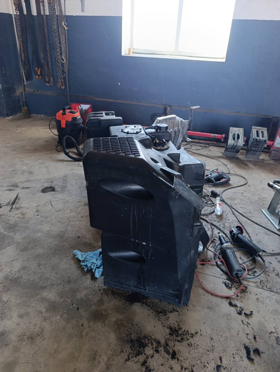 Foto 8 der Reparatur — Kraftstofftank-Reparatur Fendt 936 (2)