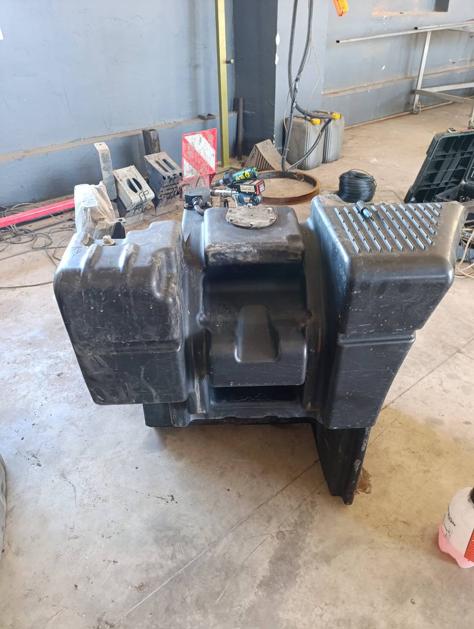 Foto 4 der Reparatur — Kraftstofftank-Reparatur Fendt 936 (2)