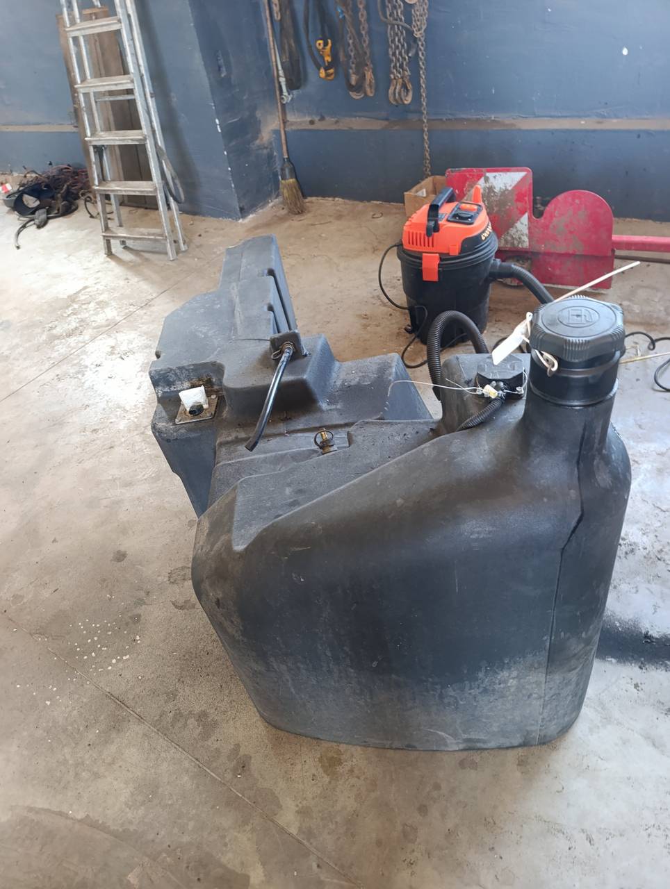 Foto 12 der Reparatur — Kraftstofftank-Reparatur New Holland — August 2026