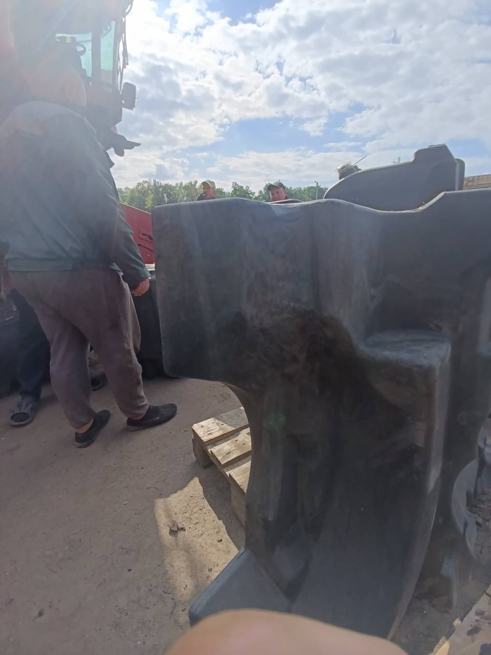 Foto 5 der Reparatur — Kraftstofftank-Reparatur Fendt 942