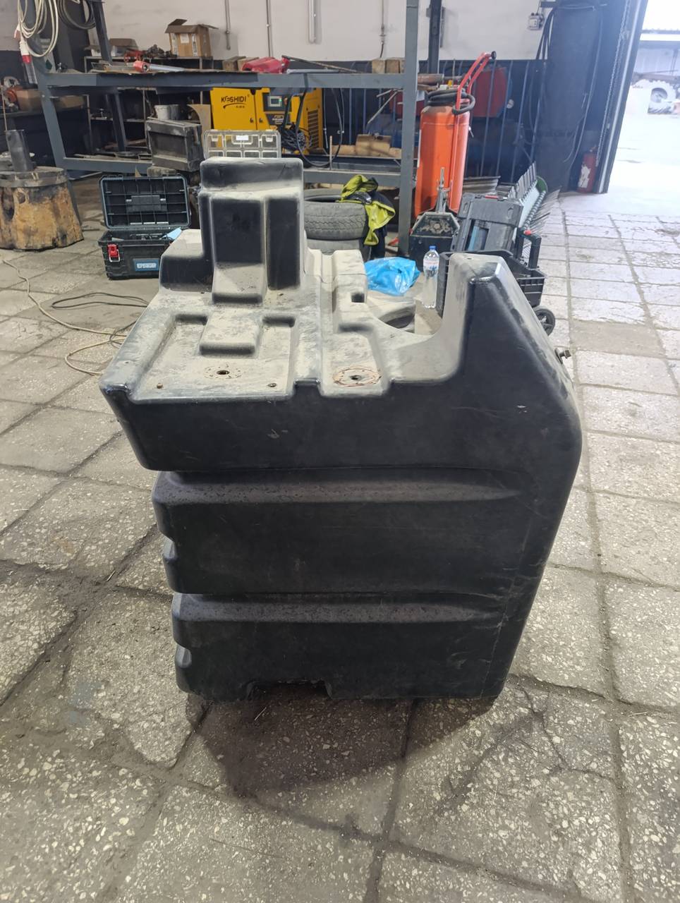 Foto 3 der Reparatur — Kraftstofftank-Reparatur Case 340 — Tank durchgebrannt