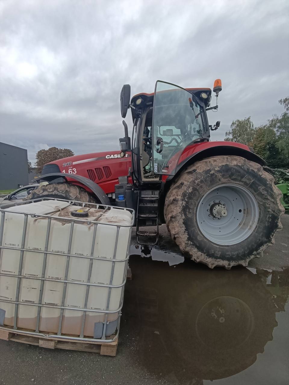 Foto 8 der Reparatur — Kraftstofftank-Reparatur Case Puma 220