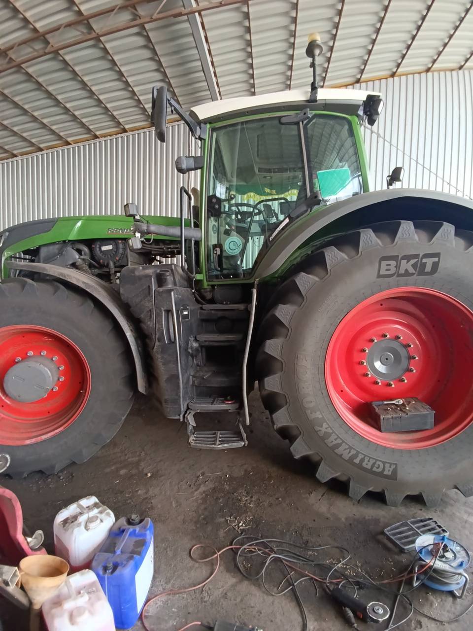 Foto 10 der Reparatur — Kraftstofftank-Reparatur Fendt 4038