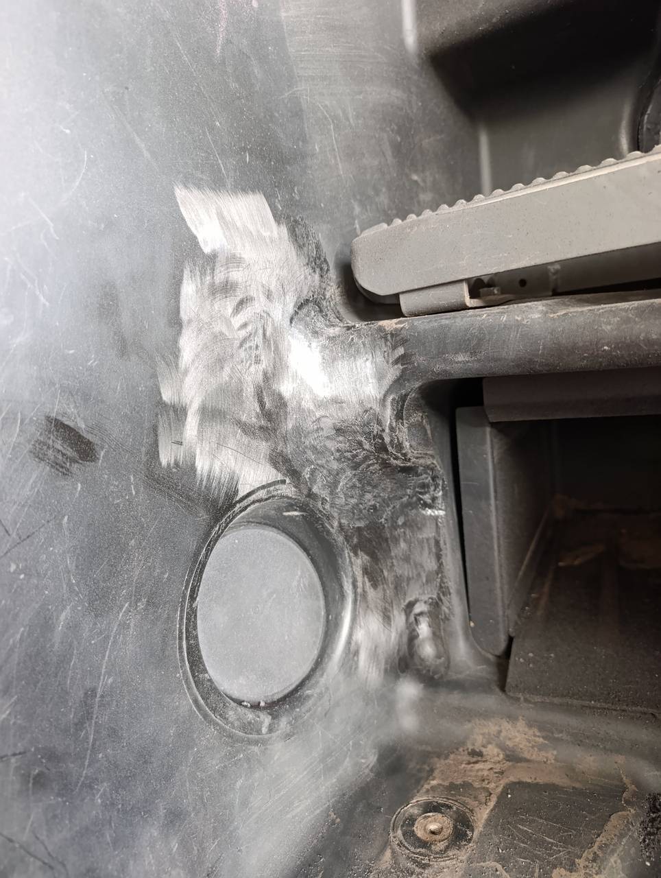 Foto 12 der Reparatur — Kraftstofftank-Reparatur Fendt 4038