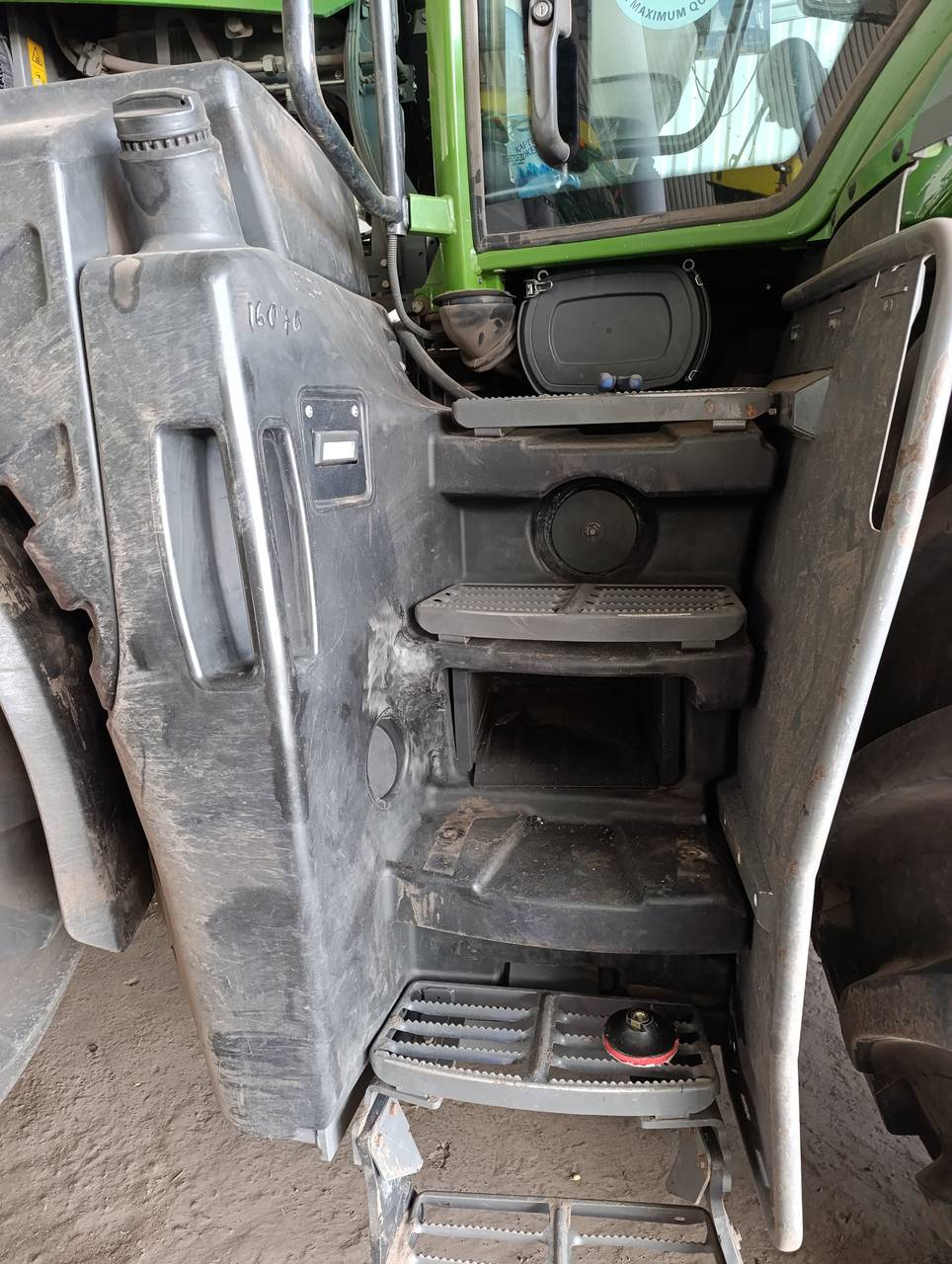 Foto 11 der Reparatur — Kraftstofftank-Reparatur Fendt 4038