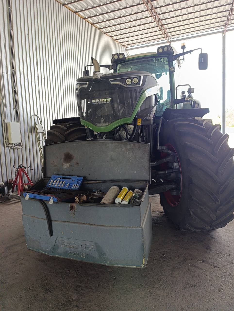 Foto 13 der Reparatur — Kraftstofftank-Reparatur Fendt 4038