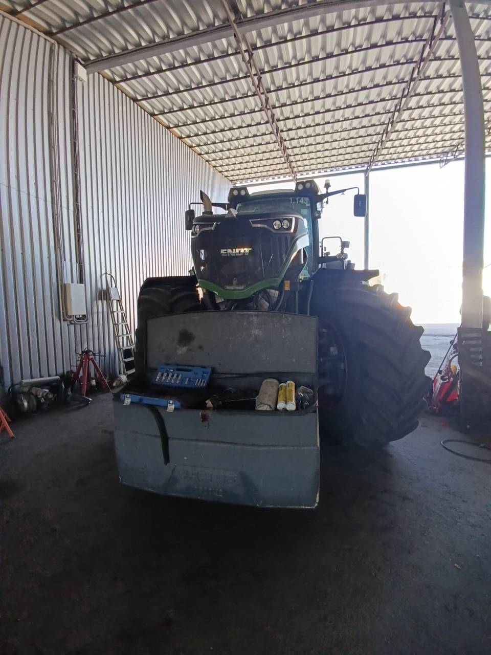 Foto 7 der Reparatur — Kraftstofftank-Reparatur Fendt 4038