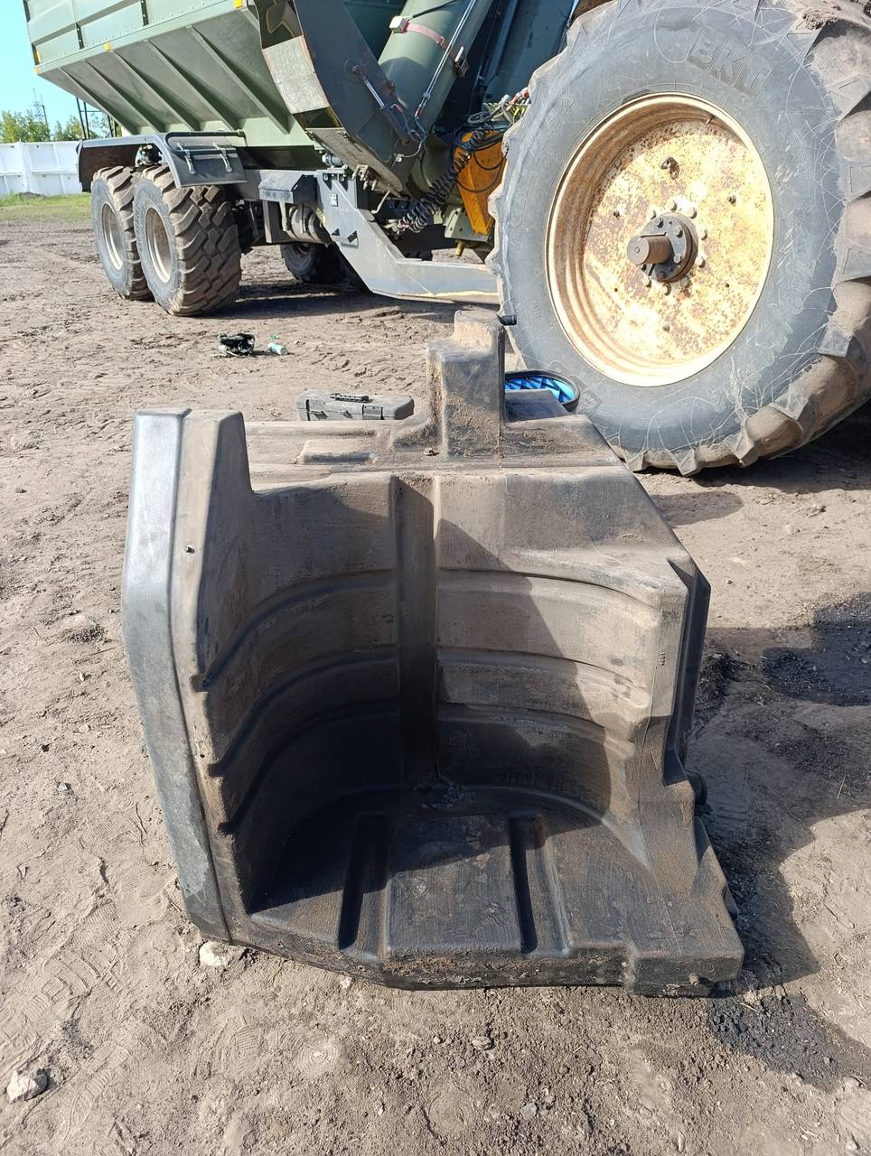 Foto 2 der Reparatur — Kraftstofftank-Reparatur New Holland T8.390 — September 2026