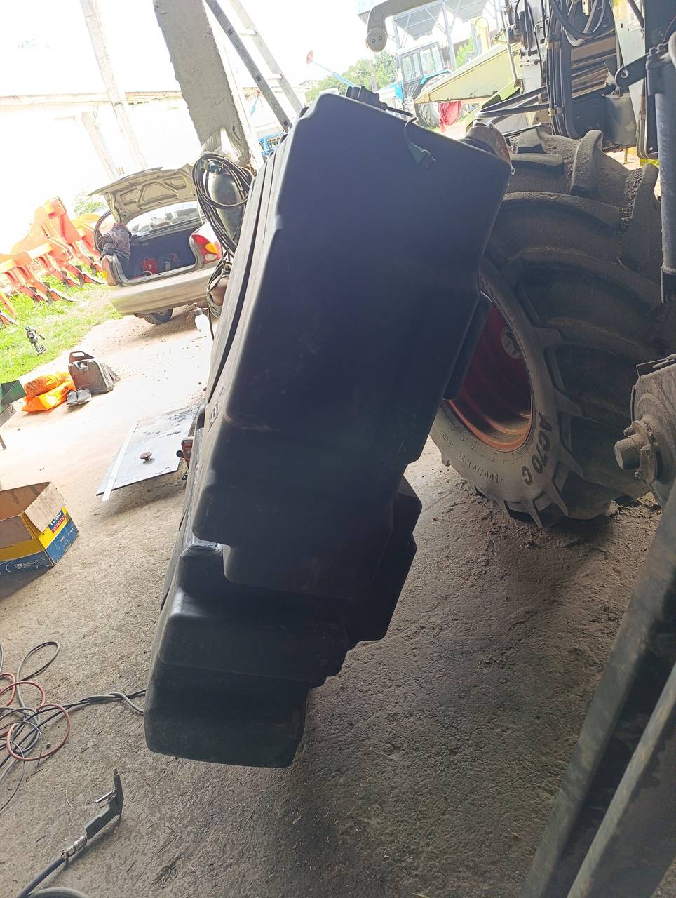 Foto 14 der Reparatur — Kraftstofftank-Reparatur Claas Lexion — Riss