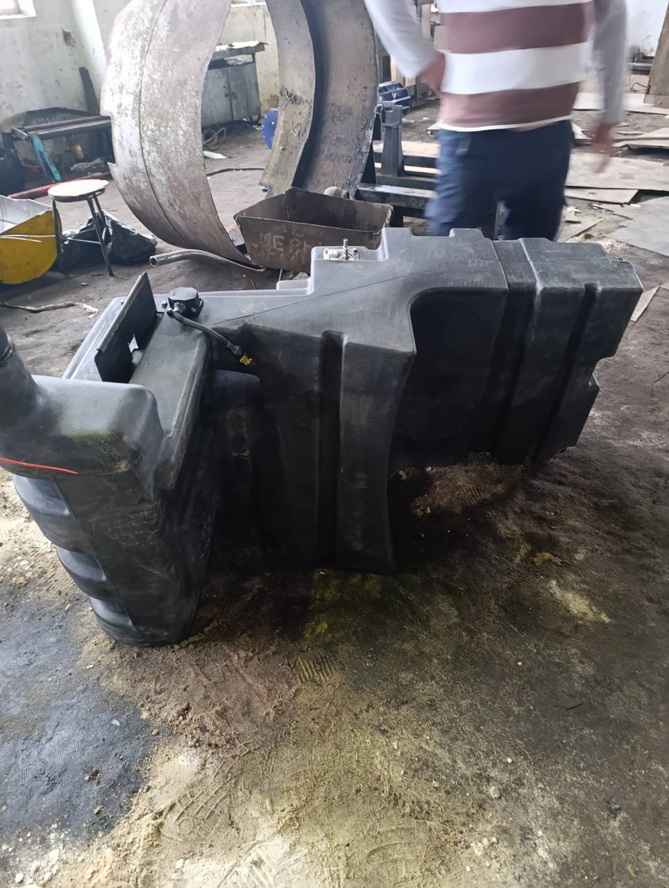 Foto 6 der Reparatur — Kraftstofftank-Reparatur Case Puma