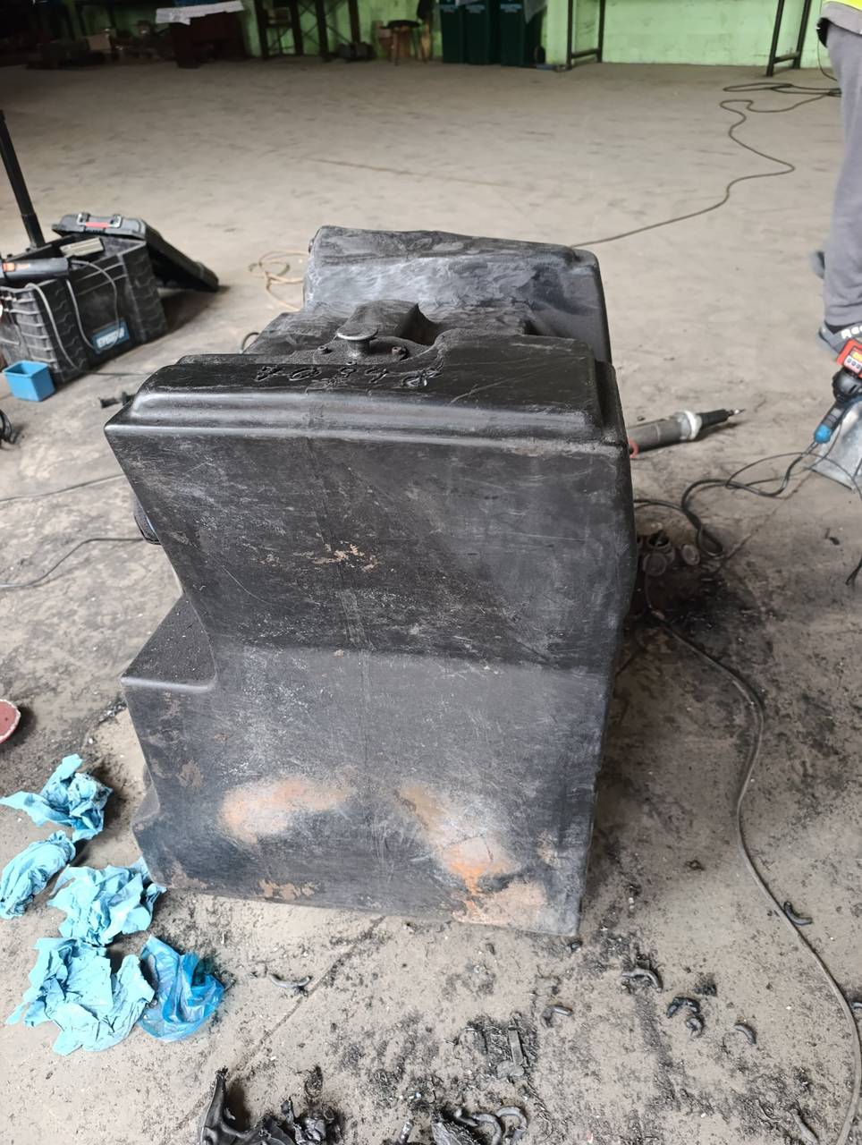 Foto 19 der Reparatur — Kraftstofftank-Reparatur Fendt 930